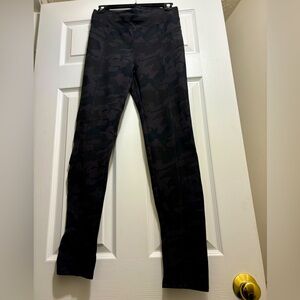 Soho Jeans For New York & Company Camouflage Skinny Leggings Size Small